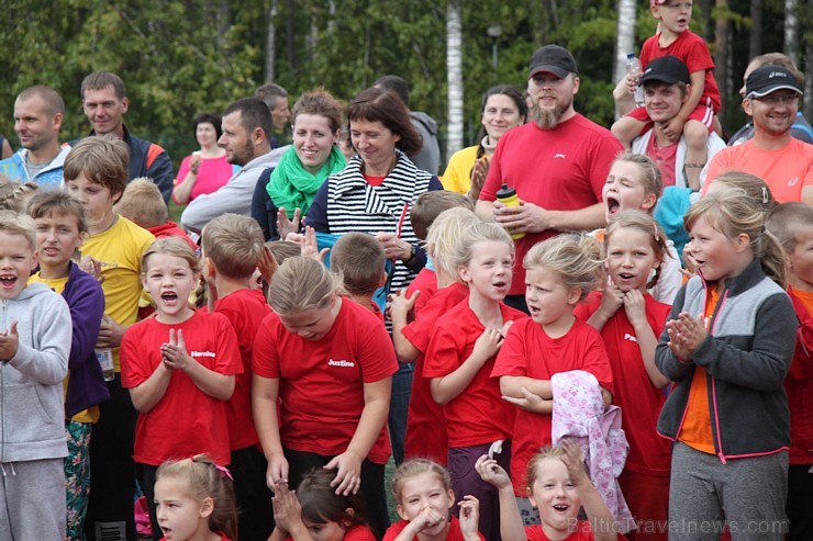 Tēva diena Ikšķiles vidusskolā tiek atzīmē sportiskā garā 160556