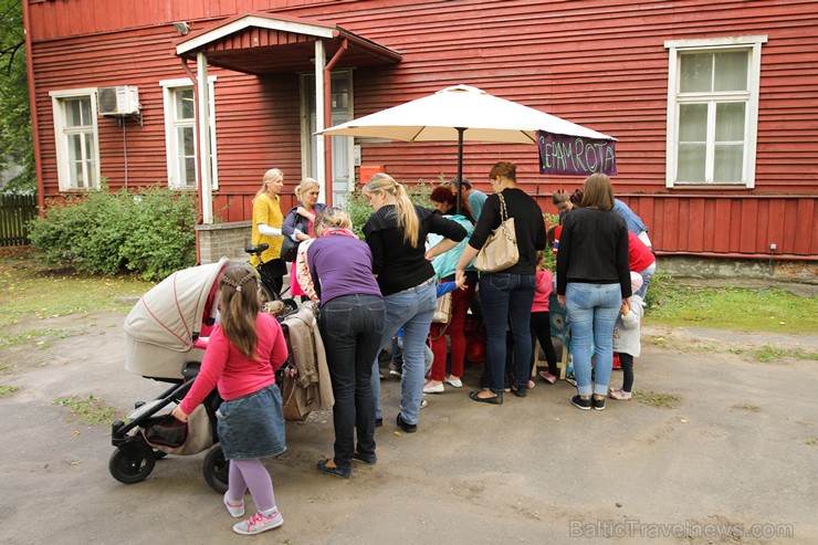 Hospitāļu ielas kaimiņu svētki 2015 izklaidē un saliedē apkārtnes iedzīvotājus 161012