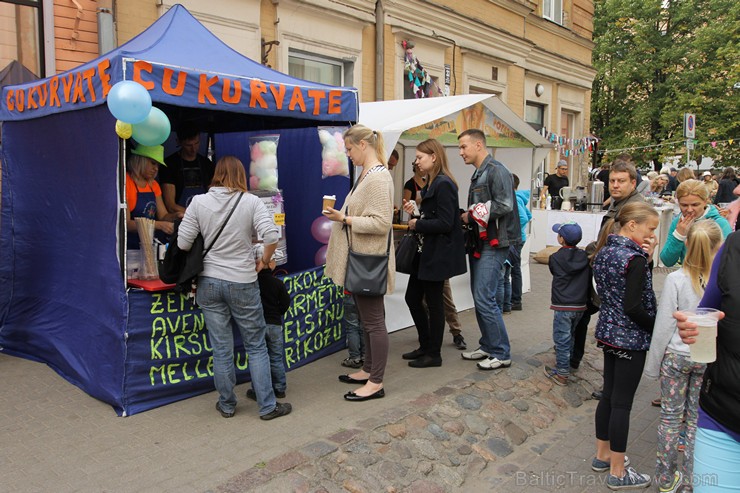 Hospitāļu ielas kaimiņu svētki 2015 izklaidē un saliedē apkārtnes iedzīvotājus 161014