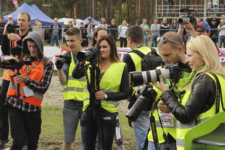 Ziemeļeiropas drifta čempionāta noslēgumā vairāk nekā 40 PRO drifteri piekūpina Biķernieku trasi 161162