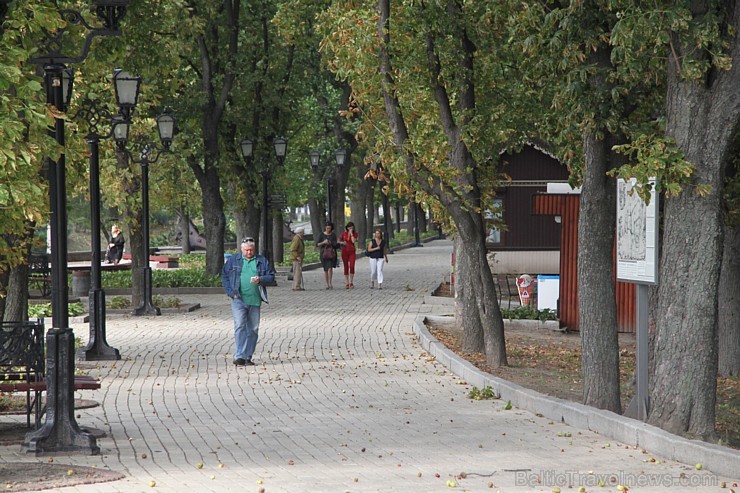 Černigovas vecpilsētas parka ansamblis. Vairāk informācijas - www.chernigiv-rada.gov.ua 161282