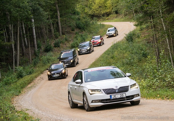 «Latvijas Gada auto 2016» rudens mediju testa brauciens dodas uz Roju 161621