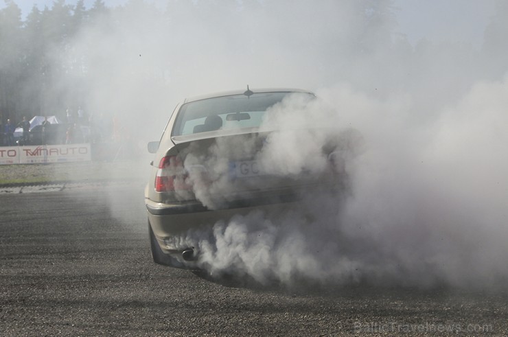 Ar aizraujošām cīņām noslēdzas Latvijas drifta sezona 162549