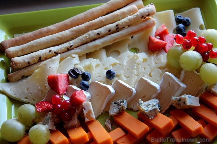 Franču mūzika, lieliski ēdieni un atmosfēra - Brunch à la française Mercure Riga Centre Hotel 162857