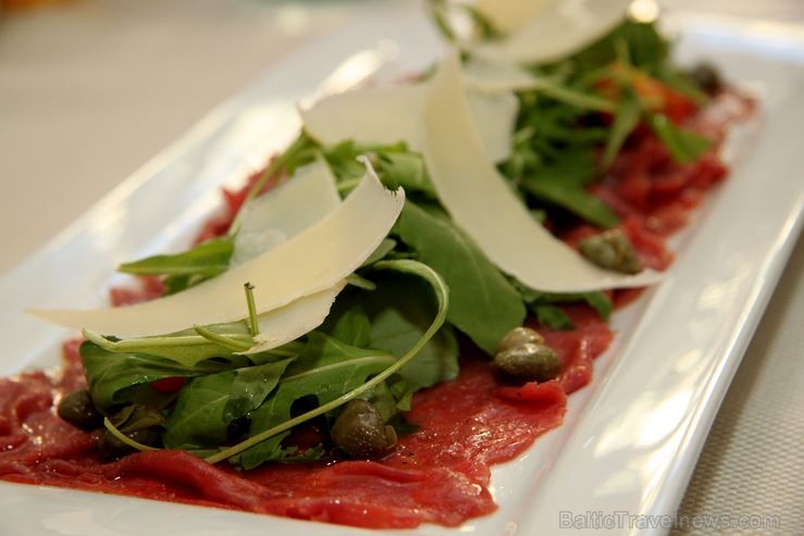 Travelnews.lv izbauda itāļu virtuvi restorānā «La Piazza» 163161