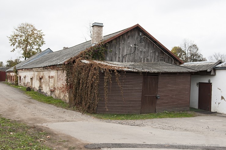 Maltas zirgu pasta stacija ir senākā mūra ēka Maltas ciemā 163437