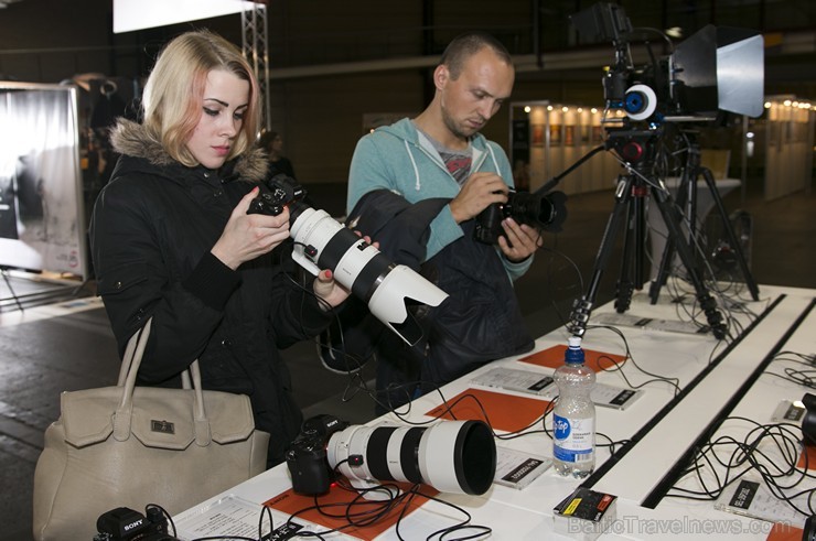 Travelnews.lv ielūkojas Baltijā nozīmīgākajā foto un video tehnikas izstādē «Riga Photo Show 2015» 163655