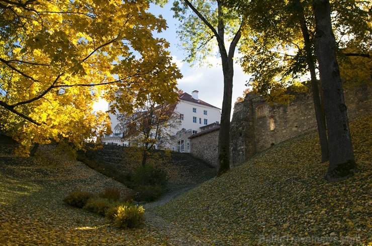 Cēsis ir brīnišķīga pilsēta zelta rudens baudīšanai 163681