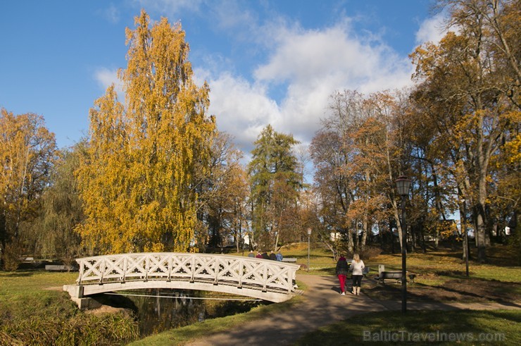 Cēsis ir brīnišķīga pilsēta zelta rudens baudīšanai 163693