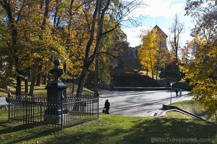 Cēsis ir brīnišķīga pilsēta zelta rudens baudīšanai 163696