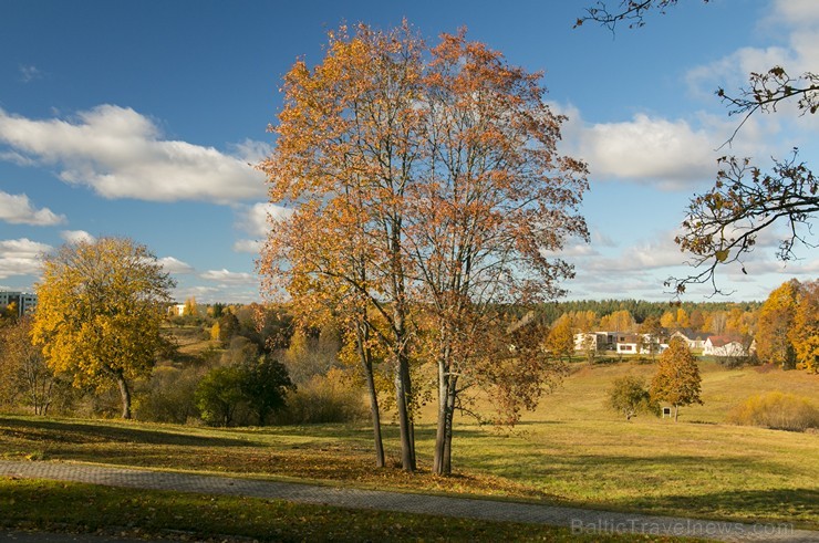 Cēsis ir brīnišķīga pilsēta zelta rudens baudīšanai 163700