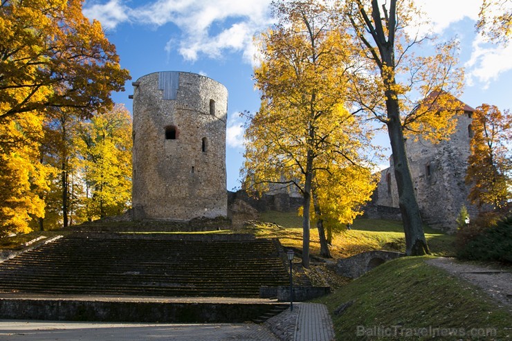 Cēsis ir brīnišķīga pilsēta zelta rudens baudīšanai 163711