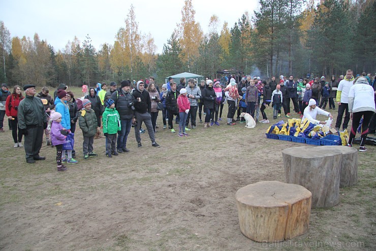 Zilo kalnu rudens kross pulcē 25.10.2015 lielu dalībnieku skaitu 163747