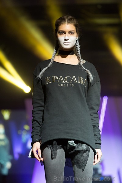 Rīgas modes nedēļa «Riga Fashion Week» kā magnēts pievelk radošu publiku.  Foto: Mark Litvyakov/Arkady Gluhih 163939