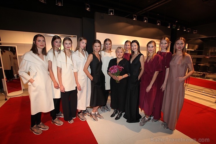 Rīgas modes nedēļa «Riga Fashion Week» kā magnēts pievelk radošu publiku.  Foto: Mark Litvyakov/Arkady Gluhih 164161