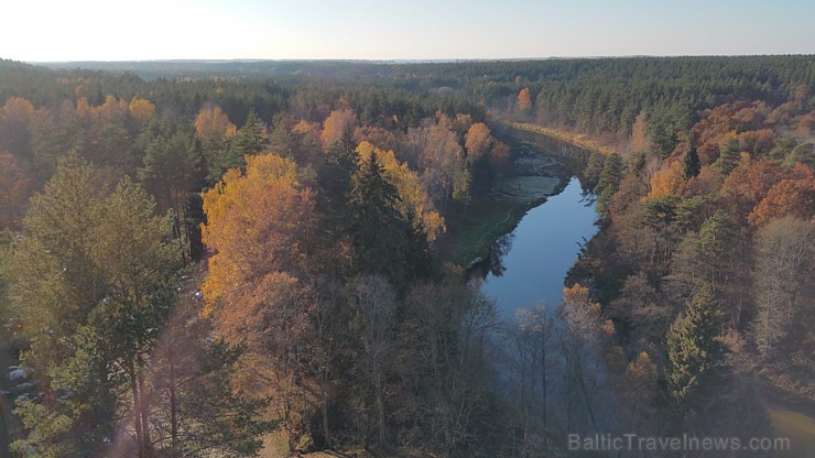 Travelnews.lv sadarbībā ar autonomu Sixt.lv iepazīst Lietuvas koku galotņu taku, kas atrodas 60 km no Paņevežas jeb 10 km no Anīkščai 164095