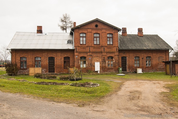 Stacija celta ap 1903. gadu pie šaursliežu līnijas un atrodas iepretim tagadējai stacijai 164608