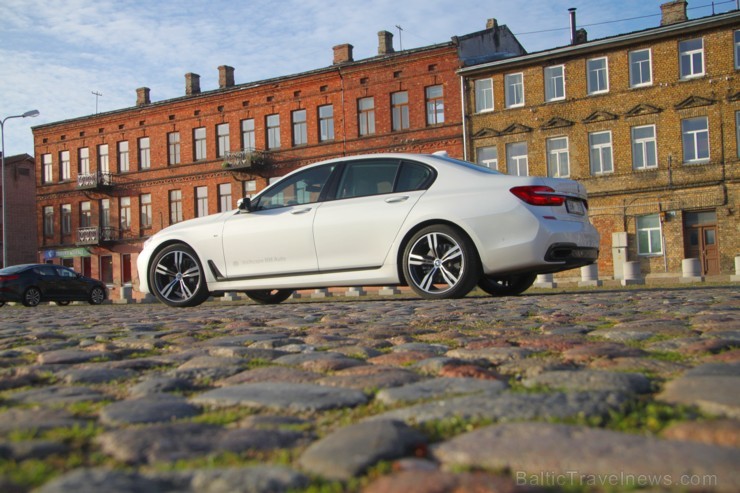 Ar jauno BMW 730d xDrive braucam lūkot Liepājas koncertzāli «Lielais dzintars» 164687