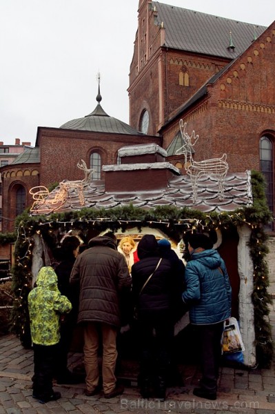 Rīdzinieki Doma laukumā tver Ziemassvētku sajūtu 165931