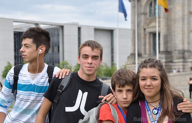 Jaunieši uz GLS nometnēm brauc no visas pasaules, tajā skaitā Meksikas, Polijas, Spānijas, Francijas, Bulgārijas, Norvēģijas Anglijas, Itālijas, Grieķ Jaunieši uz GLS nometnēm brauc no visas pasaules, tajā skaitā Meksikas, Polijas, Spānijas, Francijas, Bulgārijas, Norvēģijas Anglijas, Itālijas, Grieķ 166032