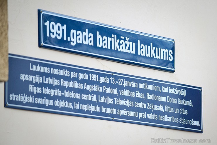 Vecrīgā atklāts 1991.gada barikāžu laukums 167671