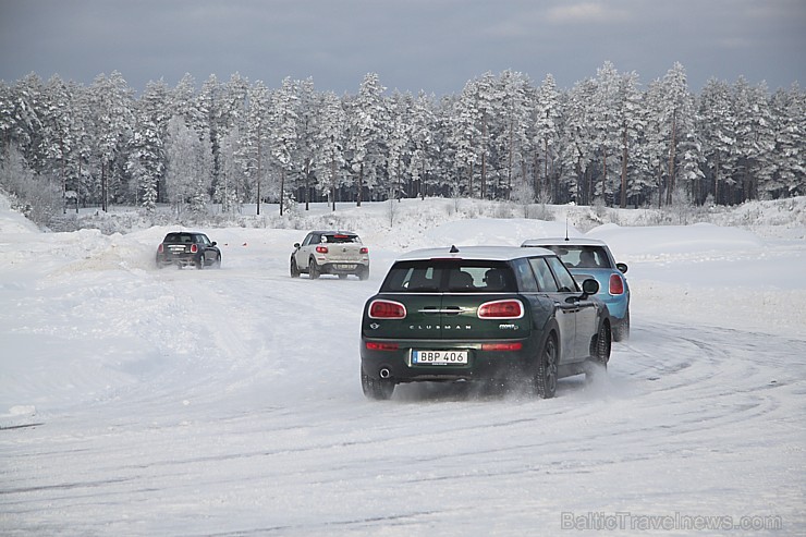 Travelnews.lv redakcija 23.01.2016 ar Mini.lv atbalstu testē Mini modeļus autosporta trasē «333» ziemas apstākļos 167748