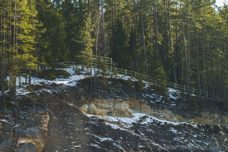 Ērgļu klintis ir viens no populārākajiem tūrisma objektiem Gaujas nacionālajā parkā 169652