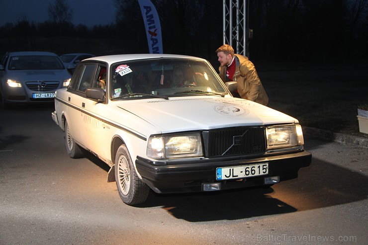 Populārais «Sieviešu dienas rallijs 2016» pulcē 5.03.2016 divās Latvijas starta pilsētās - Dobelē un Valmierā rekordlielu dalībnieču skaitu 170007