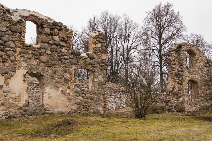 Travelnews.lv apskata iespaidīgās Livonijas ordeņa pilsdrupas Dobelē 170730