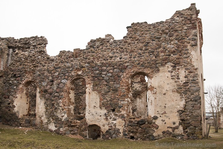 Travelnews.lv apskata iespaidīgās Livonijas ordeņa pilsdrupas Dobelē 170747