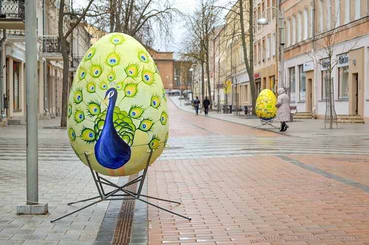 Daugavpilī aplūkojama krāšņa un raiba Lieldienu olu galerija 171003