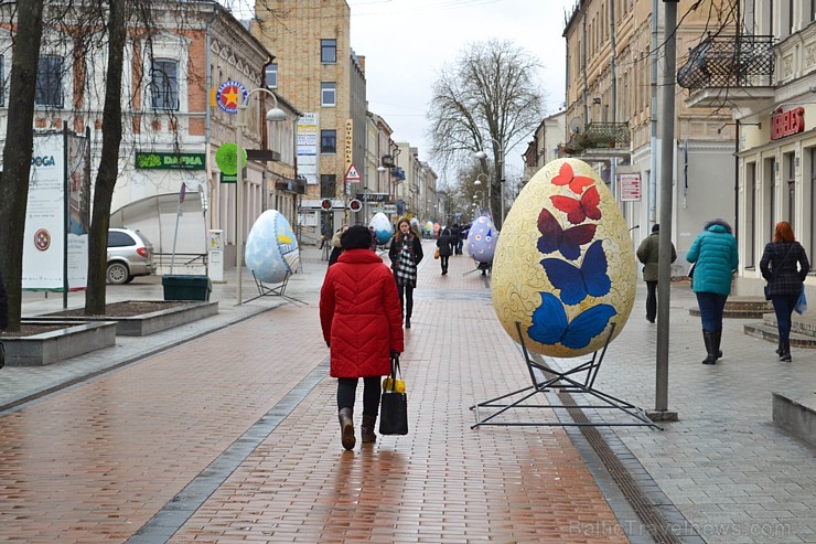 Daugavpilī aplūkojama krāšņa un raiba Lieldienu olu galerija 171005