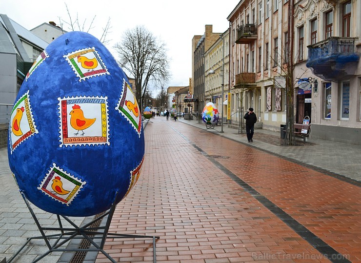 Daugavpilī aplūkojama krāšņa un raiba Lieldienu olu galerija 171011