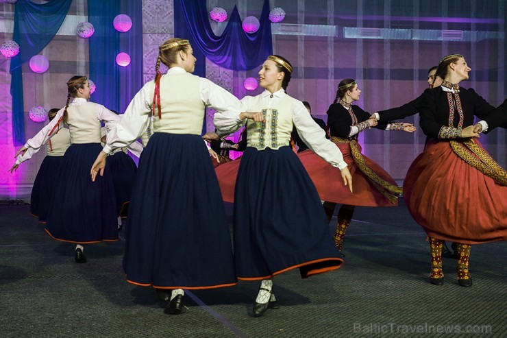 Piektais deju festivāls «Sasala jūrīna» Saulkrastos pulcē dejotājus no visas Latvijas 171031