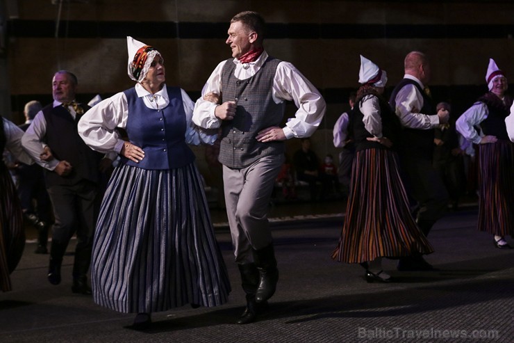 Piektais deju festivāls «Sasala jūrīna» Saulkrastos pulcē dejotājus no visas Latvijas 171083