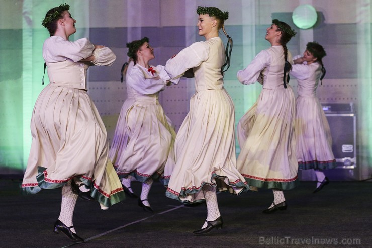 Piektais deju festivāls «Sasala jūrīna» Saulkrastos pulcē dejotājus no visas Latvijas 171093