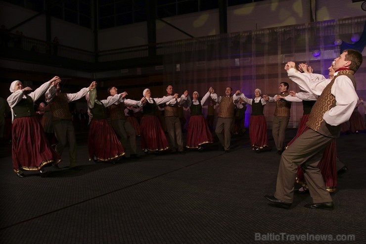 Piektais deju festivāls «Sasala jūrīna» Saulkrastos pulcē dejotājus no visas Latvijas 171106