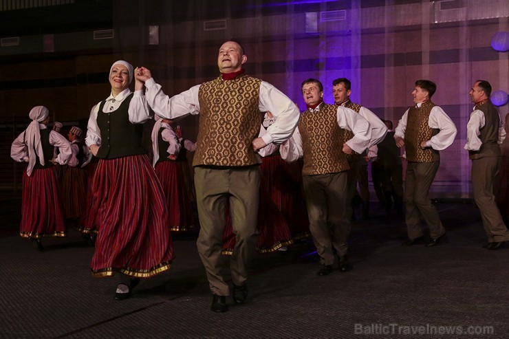 Piektais deju festivāls «Sasala jūrīna» Saulkrastos pulcē dejotājus no visas Latvijas 171107