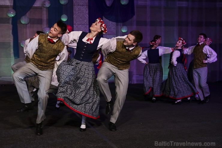 Piektais deju festivāls «Sasala jūrīna» Saulkrastos pulcē dejotājus no visas Latvijas 171117