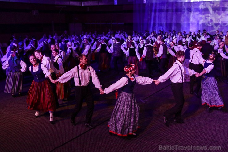 Piektais deju festivāls «Sasala jūrīna» Saulkrastos pulcē dejotājus no visas Latvijas 171130