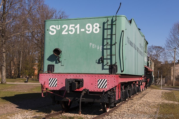 Valgā apskatāma tvaika lokomotīve - piemiņas zīme SU 251-98 172413