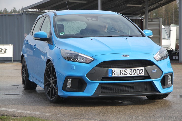 Travelnews.lv redakcija 19.04.2016 auto sporta trasē 333 cenšas savaldīt Ford Focus RS ar 350 zirgspēkiem 172463