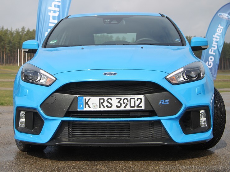 Travelnews.lv redakcija 19.04.2016 auto sporta trasē 333 cenšas savaldīt Ford Focus RS ar 350 zirgspēkiem 172477