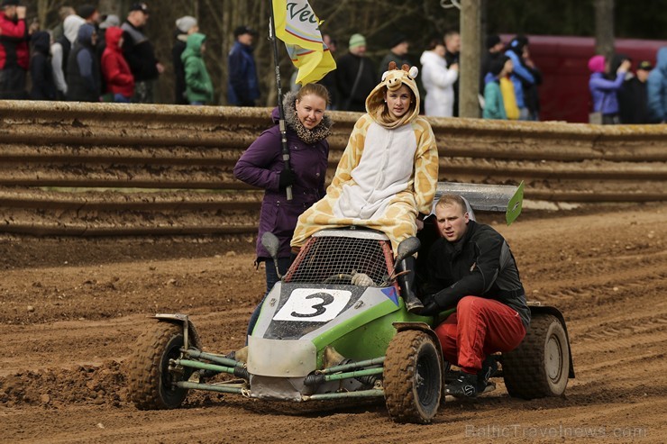 Ar spraigām cīņām startē Latvijas un Baltijas autokrosa sezona 172773