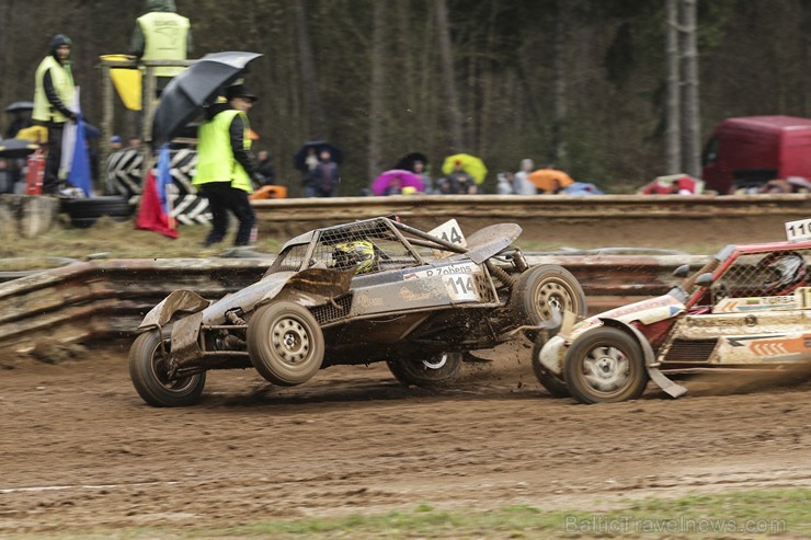 Ar spraigām cīņām startē Latvijas un Baltijas autokrosa sezona 172841