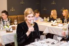 Restorānā «Melnā Bite» bauda Chablis reģiona vīnu «Domaine de Laroche» gardēžu vakariņas 9