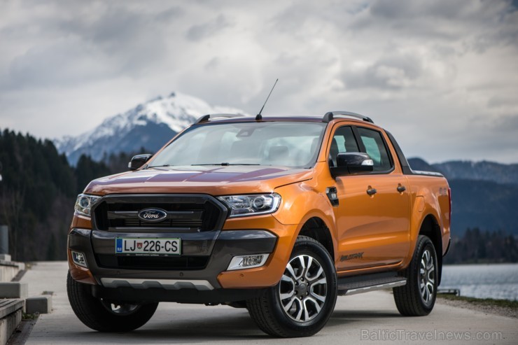 Travelnews.lv redakcija ar  Ford Ranger  izbrauc Slovēnijas Alpus. Foto: Ford 173469