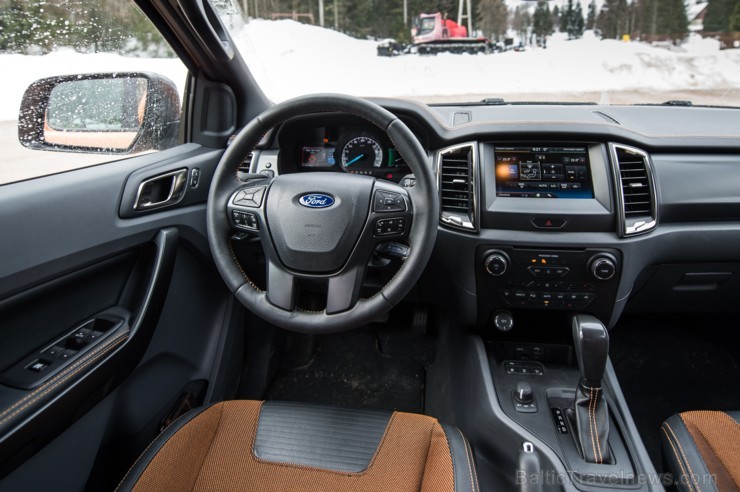 Travelnews.lv redakcija ar  Ford Ranger  izbrauc Slovēnijas Alpus. Foto: Ford 173470