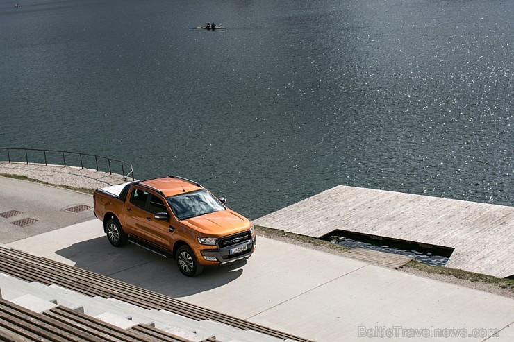 Travelnews.lv redakcija ar  Ford Ranger  izbrauc Slovēnijas Alpus. Foto: Ford 173489