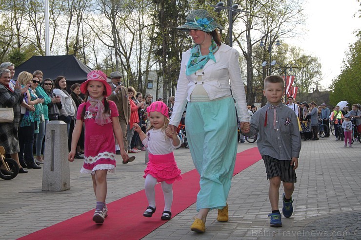 Tvīda brauciens Ogrē 4.05.2016  ir burvīgs ceļojums vēstures aizkulisēs 173752